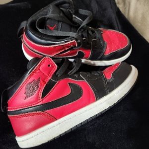 Air Jordan 1 Mid youth size 1.5 black & white with reddish black laces